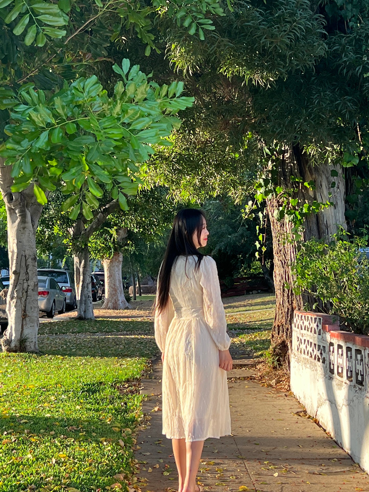 Chic White Sequin Long Sleeve Waist Dress